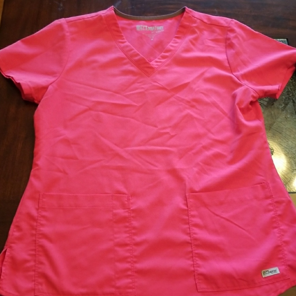 Grey's anatomy medium scrub top. Pink
